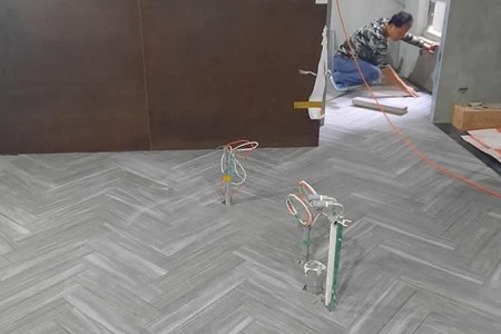 賴氏工程展示高品質磁磚材料與施工工具