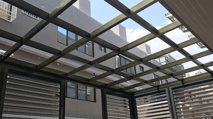 就伍吉採光罩的PC板採光罩，高強度設計，保障大雅居家安全