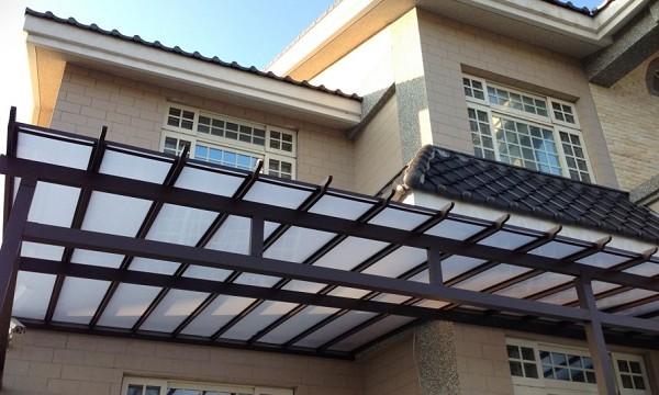 就伍吉採光罩大雅遮雨棚施工實例2