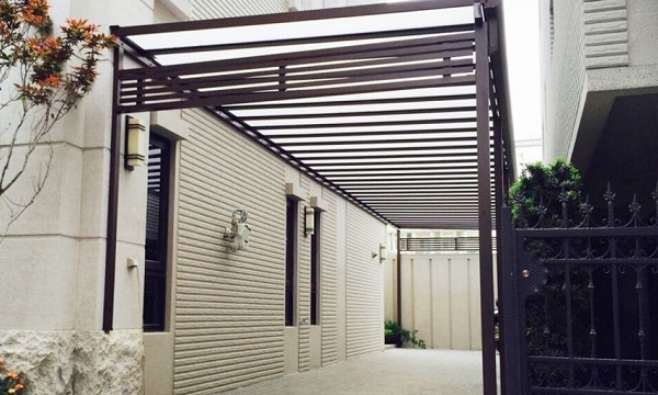 就伍吉採光罩大雅車庫棚搭建案例3