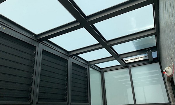 就伍吉採光罩大雅露台遮雨棚安裝案例5