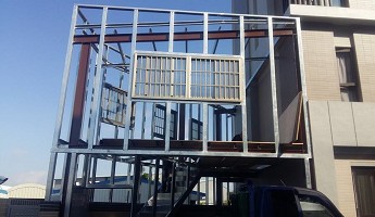 賴氏鐵皮屋團隊合影，展現豐原鐵皮屋專業施工經驗