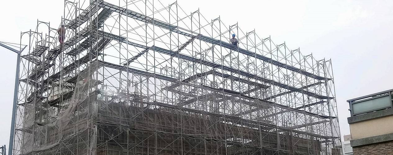台中港區高空作業鷹架特寫